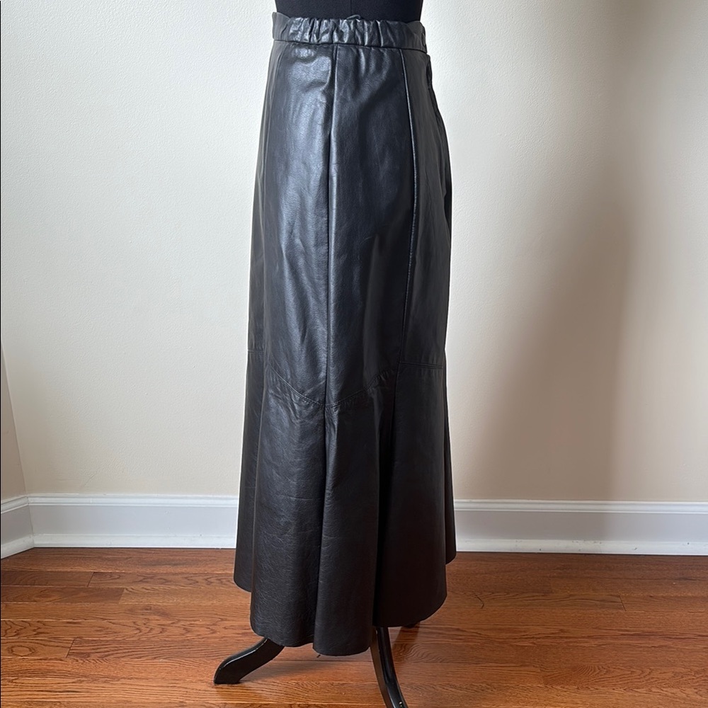 Vintage Elegant Black Leather Skirt - Picture 7 of 15